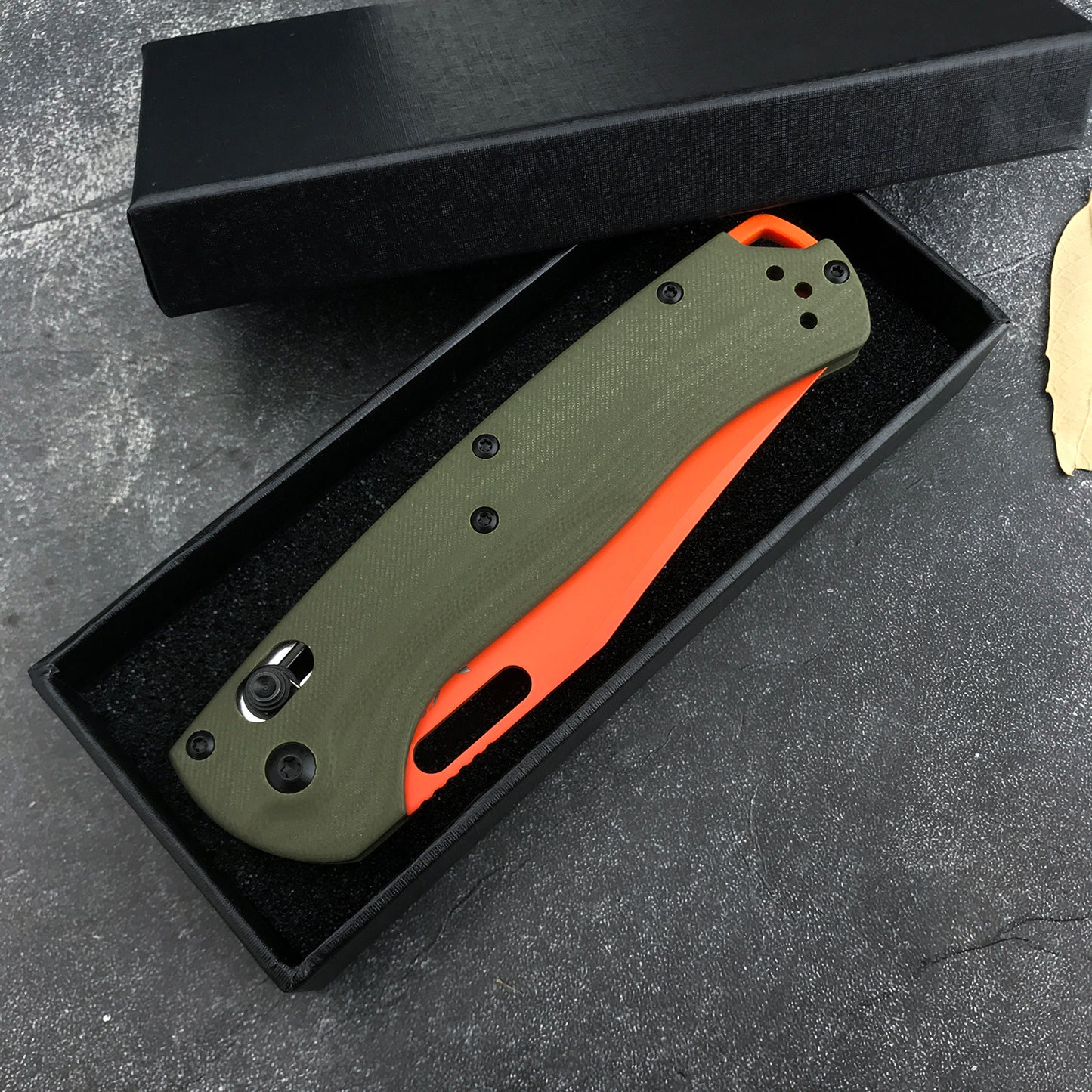 8 In Folding Pocket knives, Thumb Hole Manual Open Hunting Knife, D2 Orange Blade, G10 Handles With Pocket Clip for Outdoors, Camping (green)
