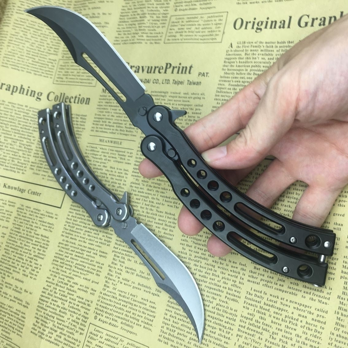 High Quality Crescent Tactical Butterfly Knife Pocket Survival Blade Outdoor Hunting Combat Knives Practice Knifes Flip Knife Self Defense Very Sharp Trainer Balisong