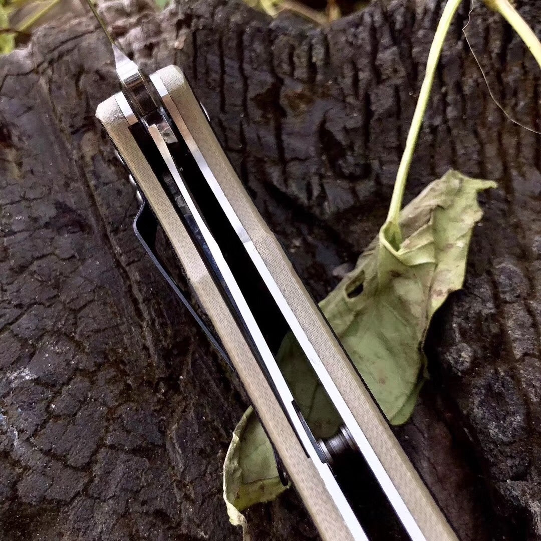 Sharp knife stainless steel folding liner lock sword outdoor camping black + desert G10 hardness :59 HRC heat treatment: vacuum oil quenching