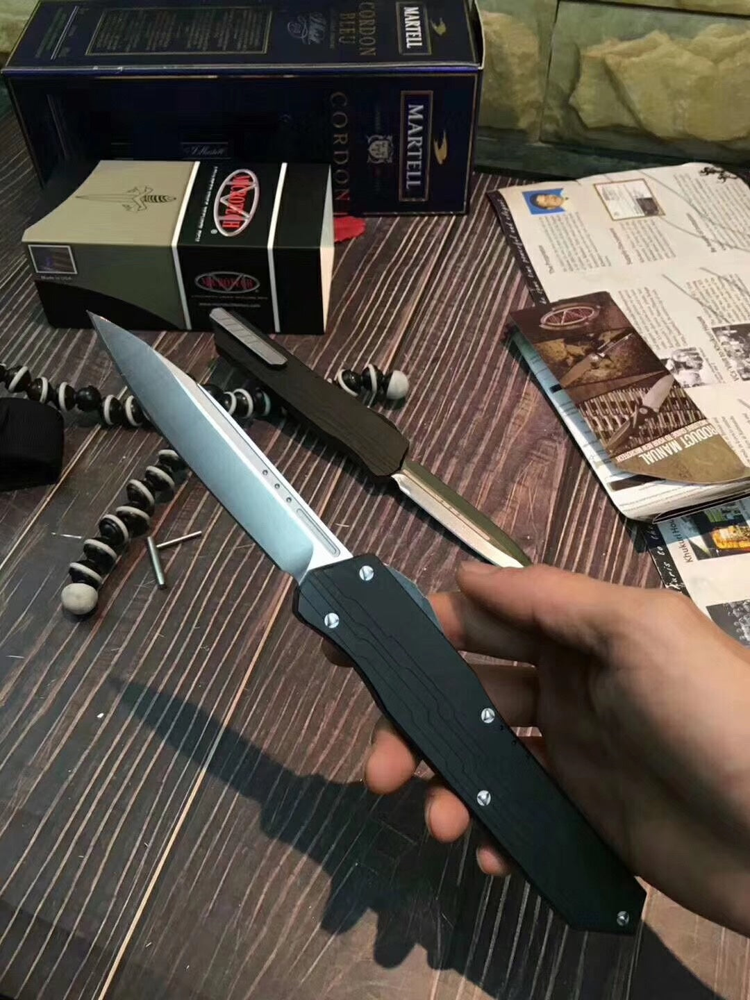 Microtech Safety Cutting Knives OTF EDC Spring Assisted Knife Fixed Blades Double Edge Survival Knifes Camping Hunting Fishing Knifes