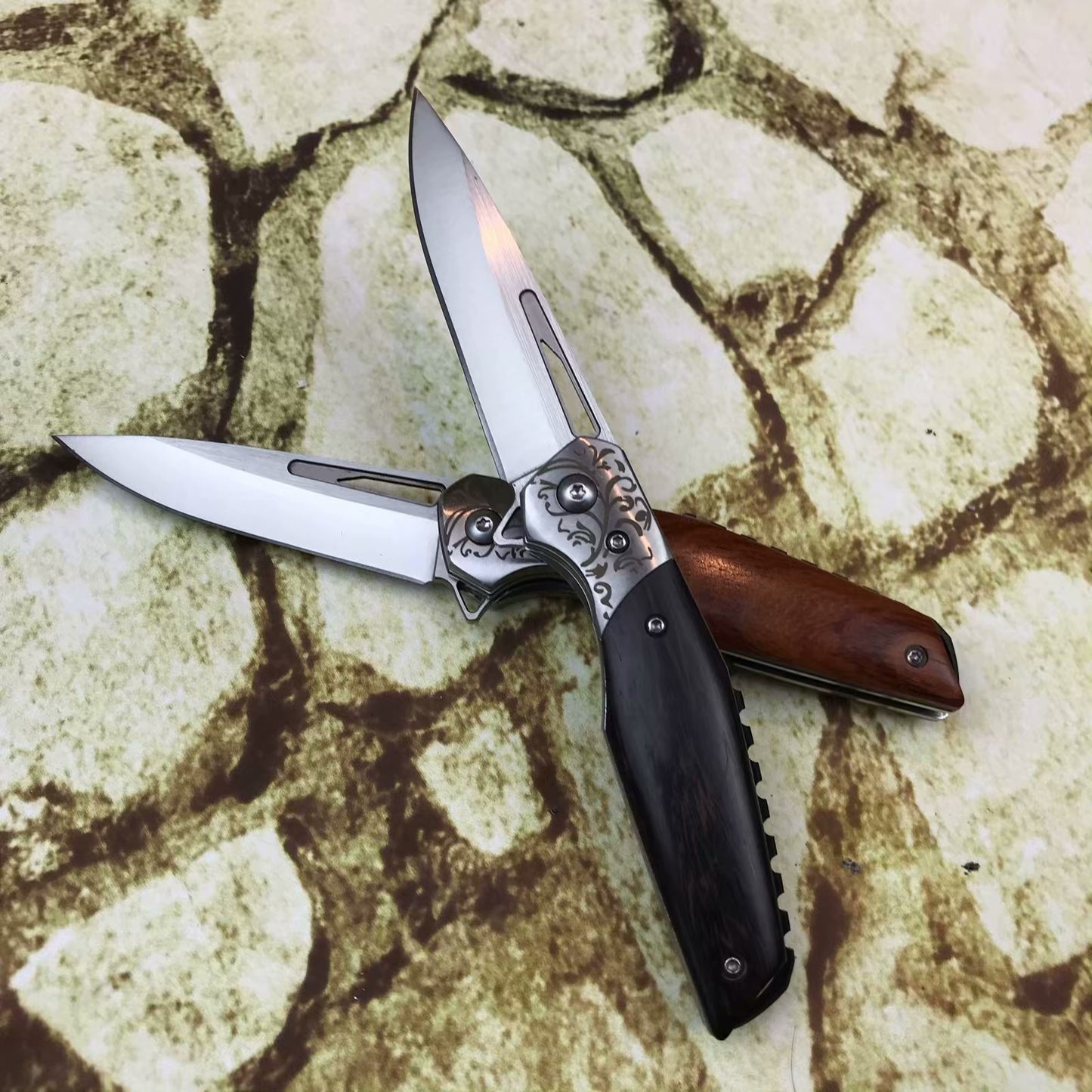 D2 high speed steel,57HRC◇ outdoor folding knife high hardness knife portable outdoor survival camping self-defense knife