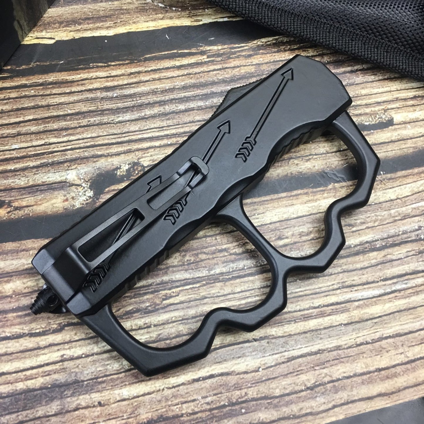 Black knuckle type straight spring + fist cover, tactical spring assist open folding pocket knife