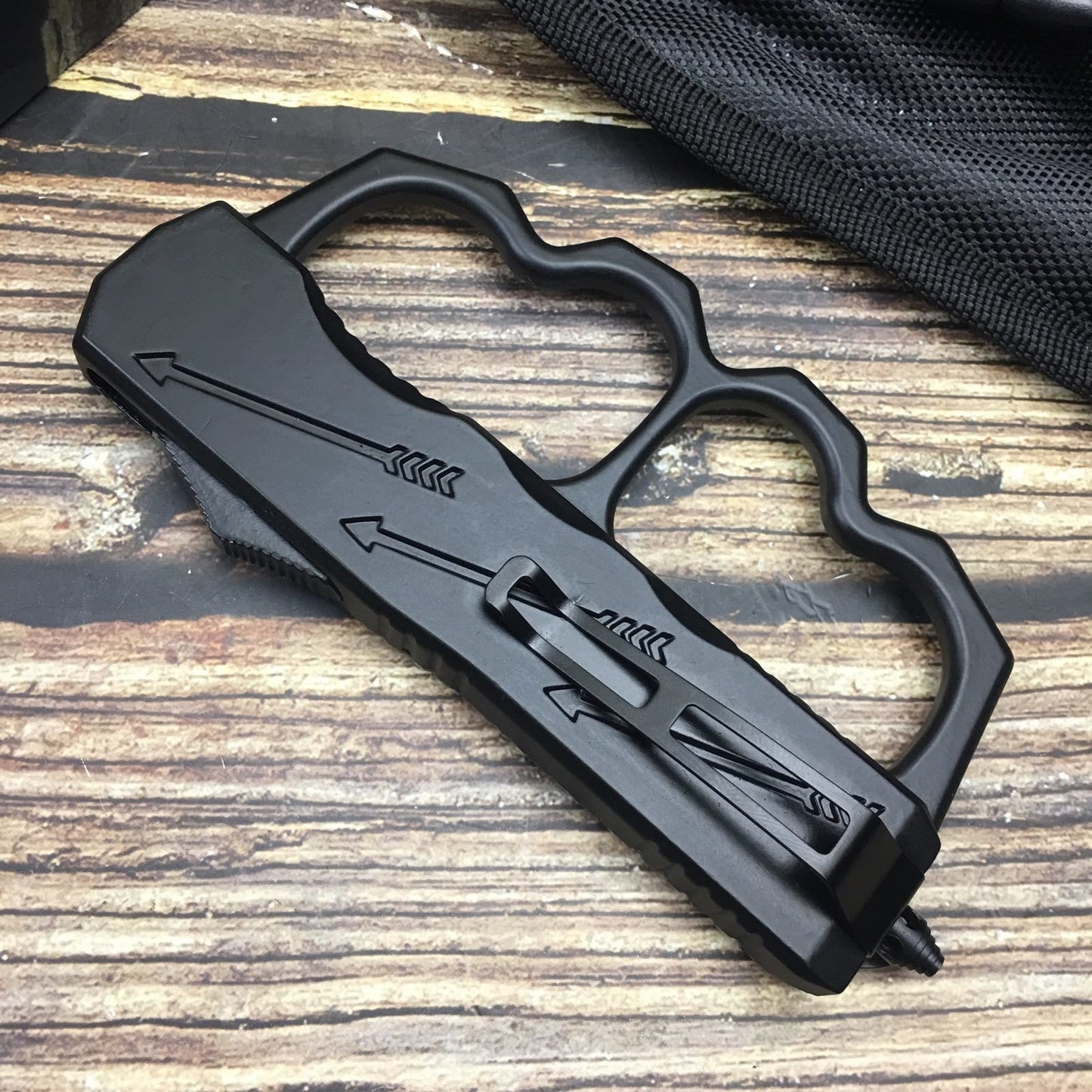 Black knuckle type straight spring + fist cover, tactical spring assist open folding pocket knife