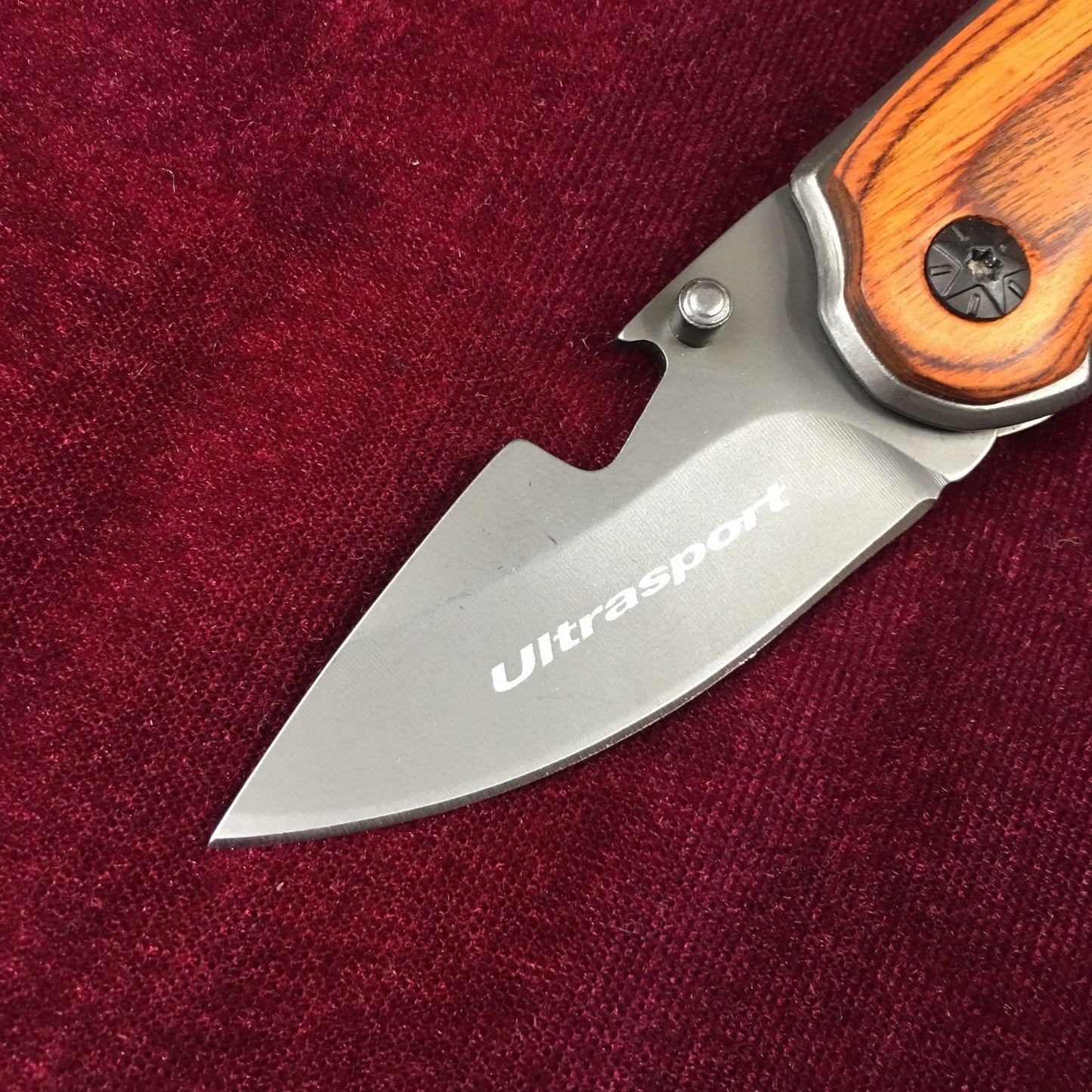 "Tactical folding knife hardness 57HRC"Folding hunting knives carry pocket knives