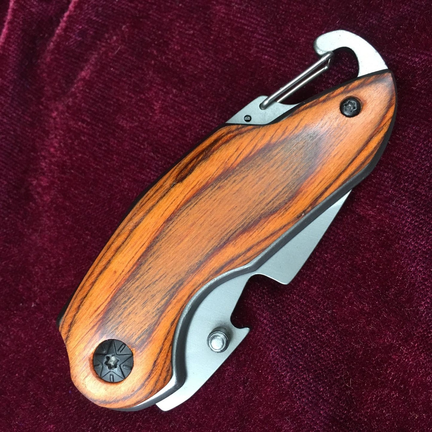 "Tactical folding knife hardness 57HRC"Folding hunting knives carry pocket knives
