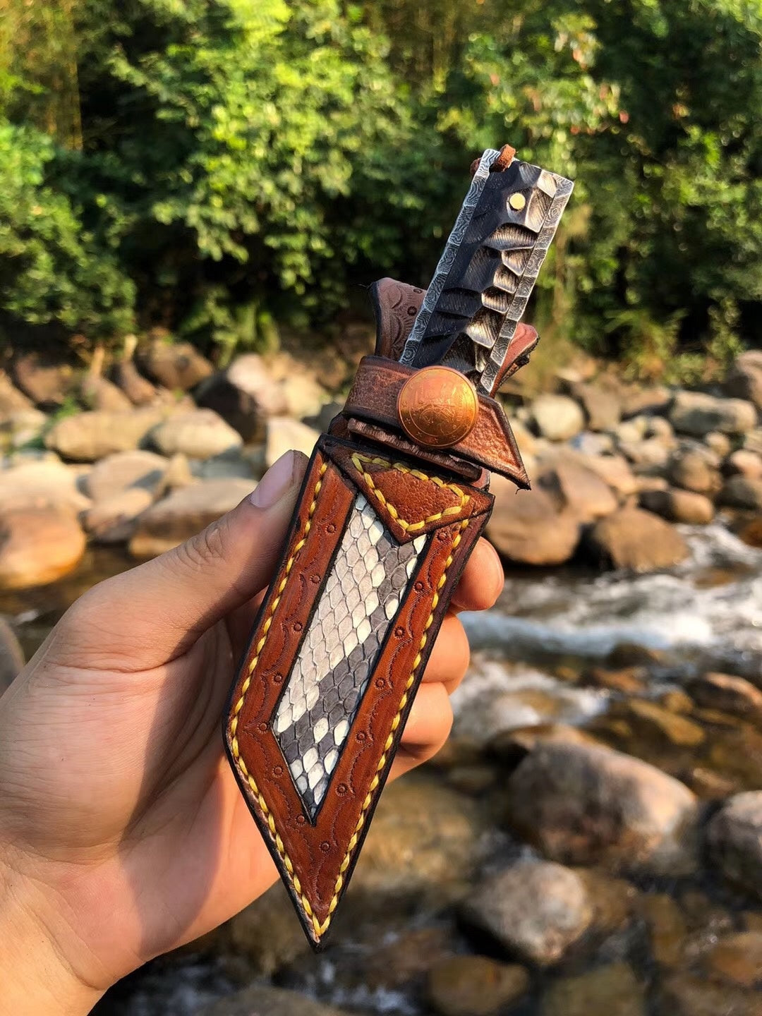 5.9 "ewood hand carved irregular grain Damascus knife tactical fixed blade emergency survival knife collection knife belt sheath