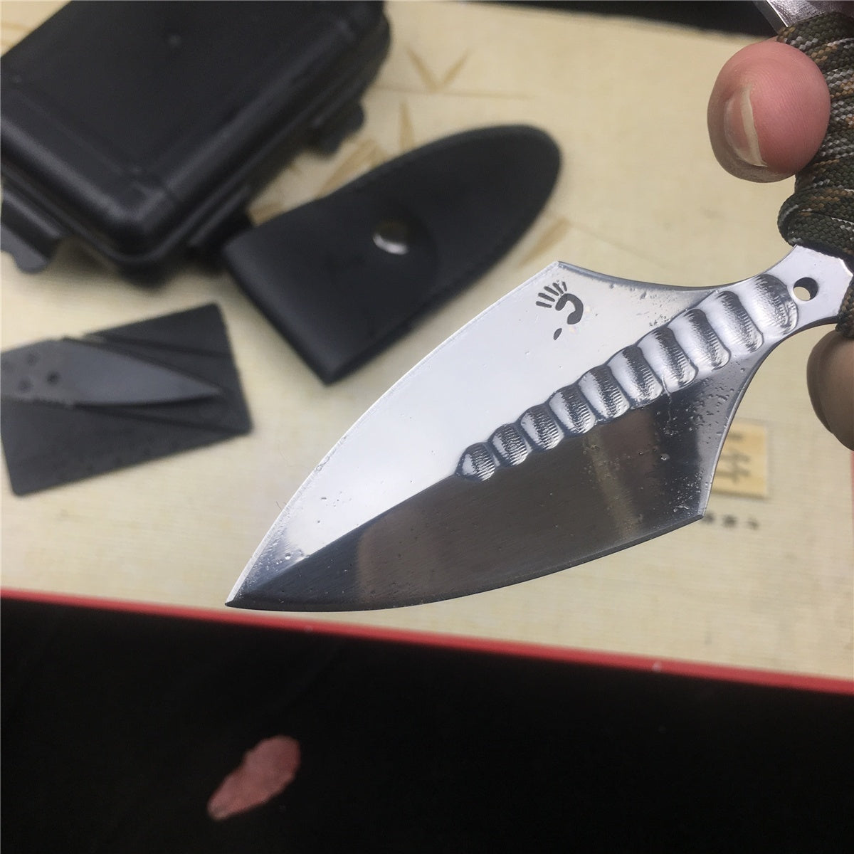 New Product Upgrades | Push knife + Card knife + Gifts Box Set '' 5.31 Inches Fist Knife Self-Defense Weapon Edc Tools(Style1 Style2)