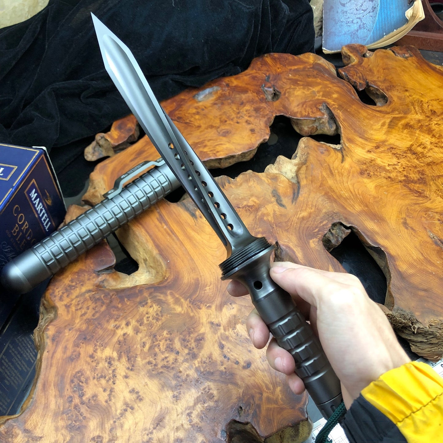 Microtech 13" JAGDKOMMANDO Twisted Tri Edge Dagger Bead Blast SPECIAL FORCE Fixed Blade Knife with Aluminum Sheath