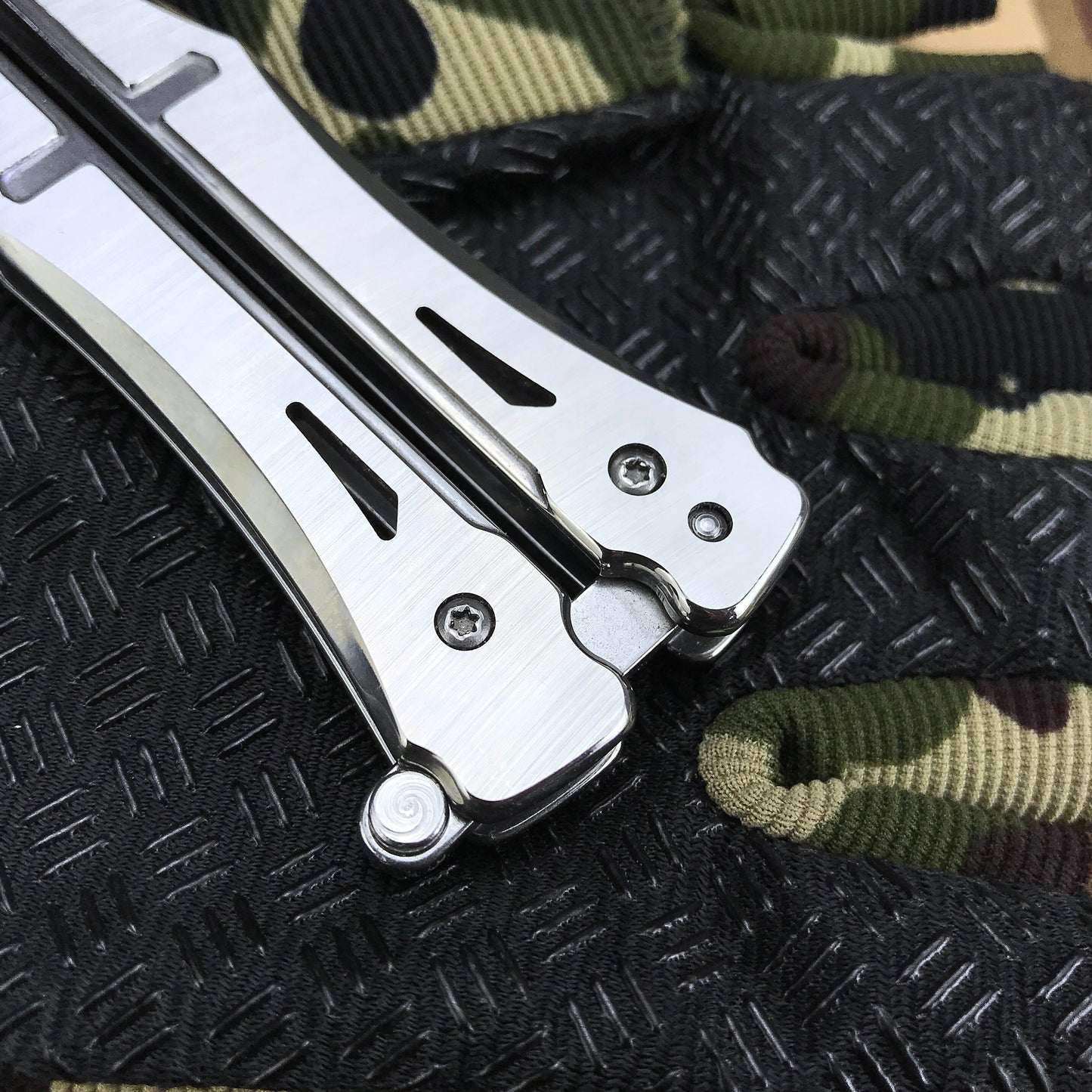 High Hardness Stainless Steel Folding Outdoor Camping Butterfly (Knife)