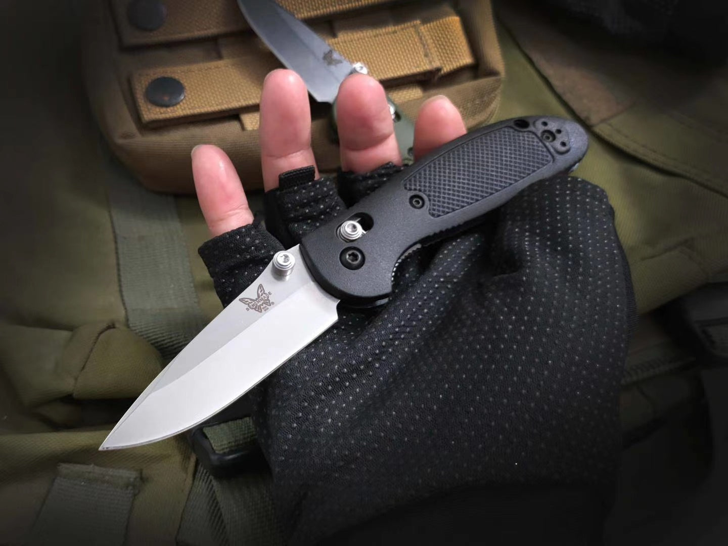 Benchmade Mini Griptilian AXIS Lock Folding Knife 2.91" S30V Satin Drop Point Plain Blade, Black Noryl GTX Handles - 556-S30V Tactical hunting camping pocket knife