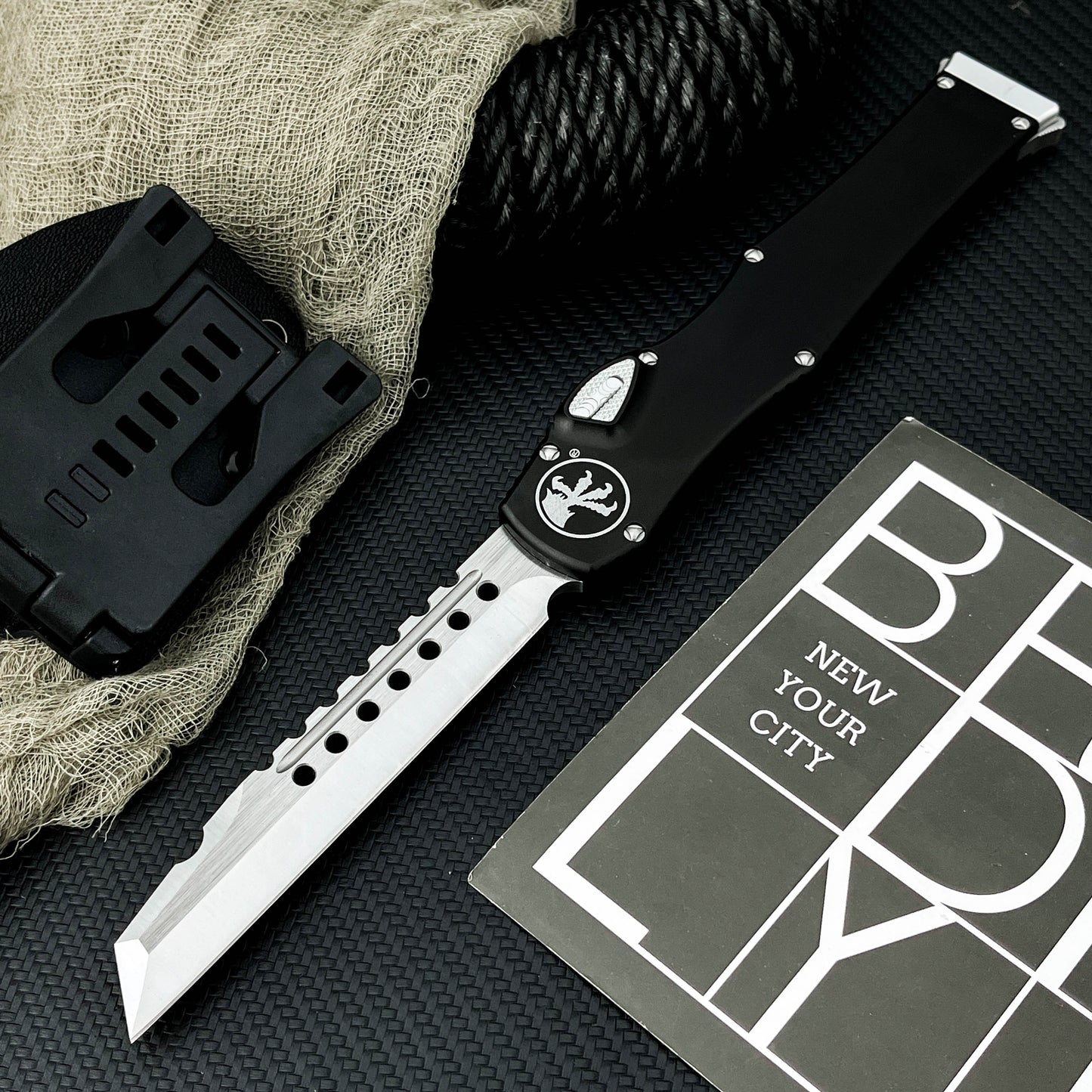 Halo V6  Single-Action OTF Automatic Knife - D2 Steel Blade T6 Aluminum Handle