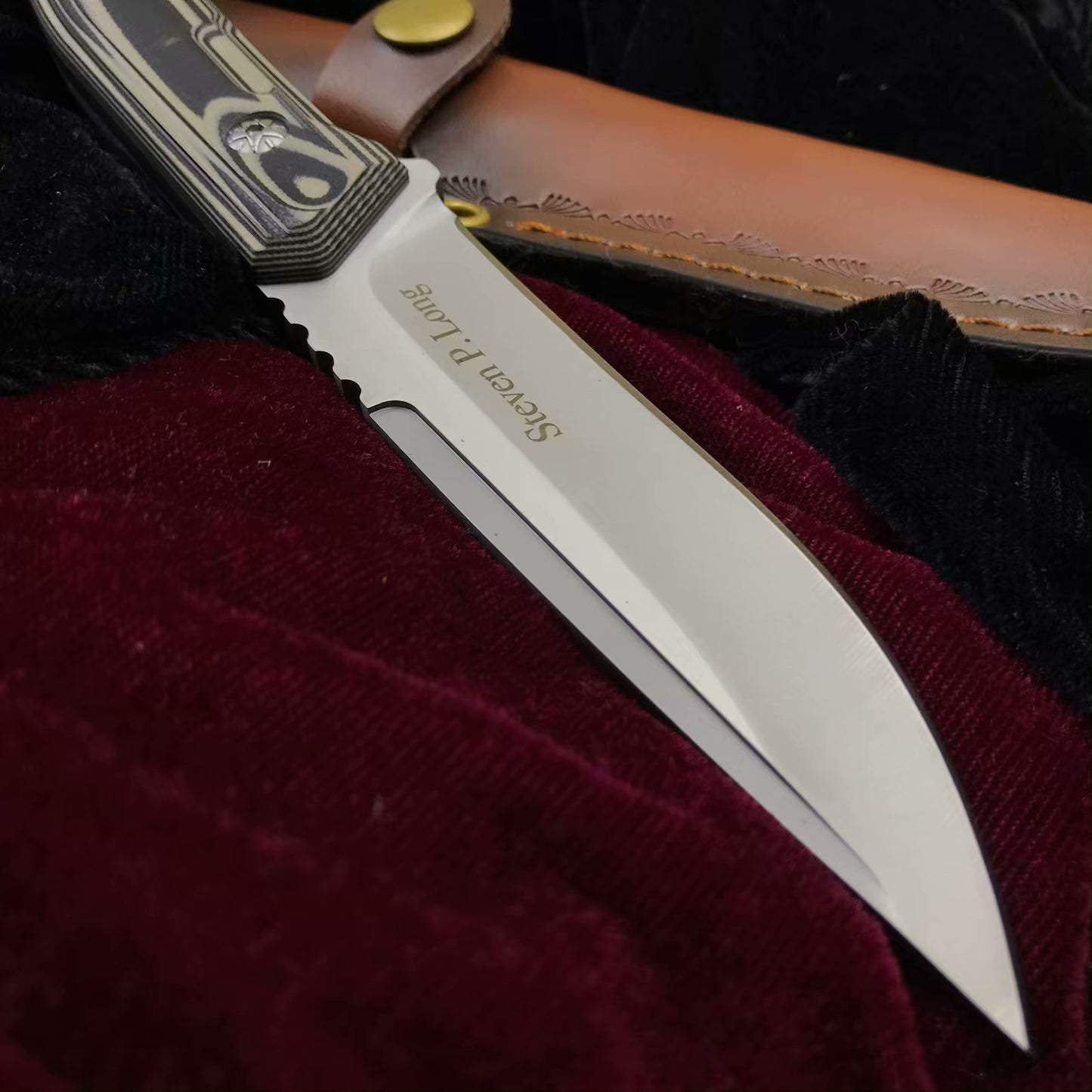 Fixed blade hunting knife hardness 58HRC, vacuum heat treatment camping hunting knife outdoor survival tool dagger
