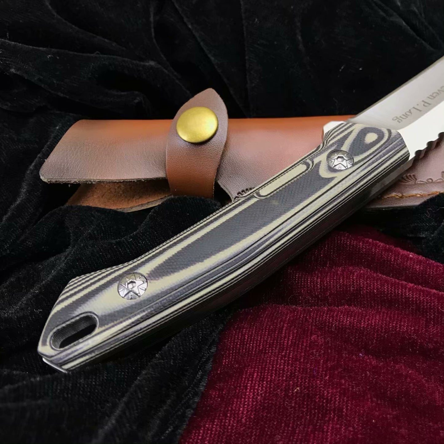 Fixed blade hunting knife hardness 58HRC, vacuum heat treatment camping hunting knife outdoor survival tool dagger