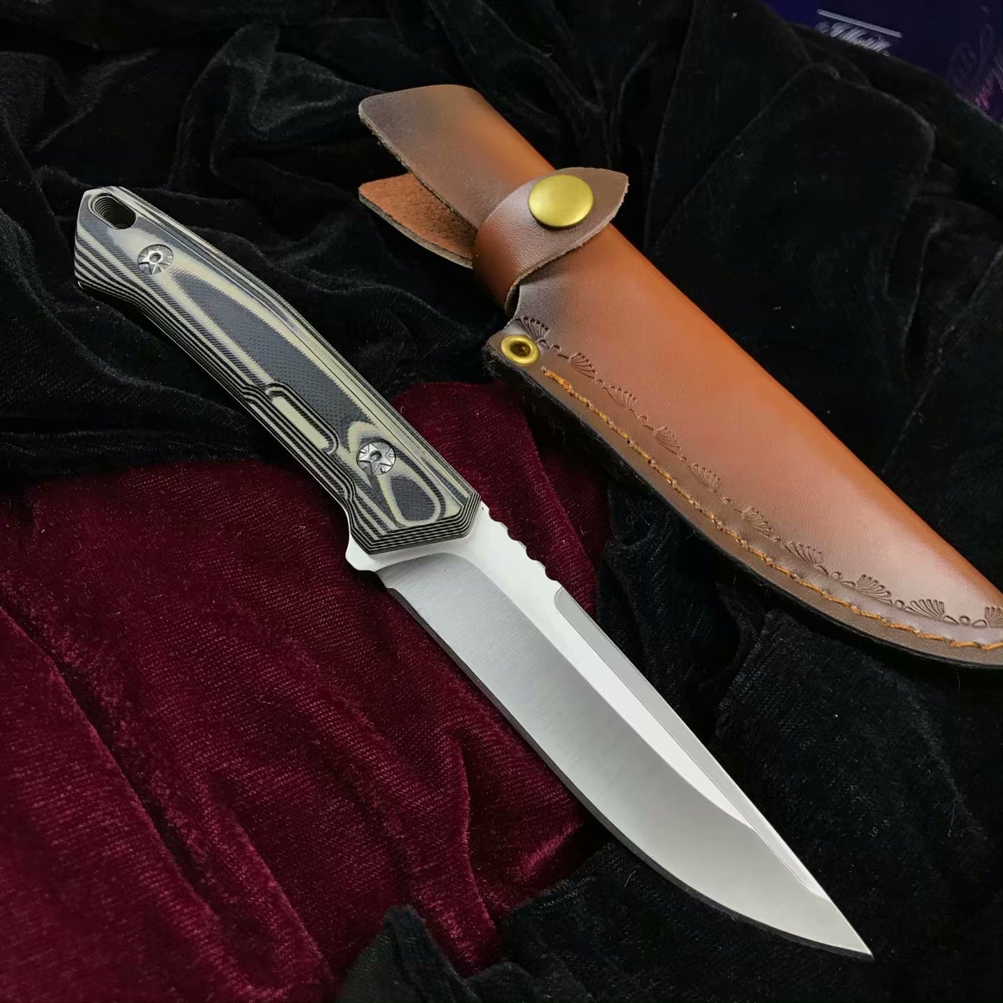 Fixed blade hunting knife hardness 58HRC, vacuum heat treatment camping hunting knife outdoor survival tool dagger