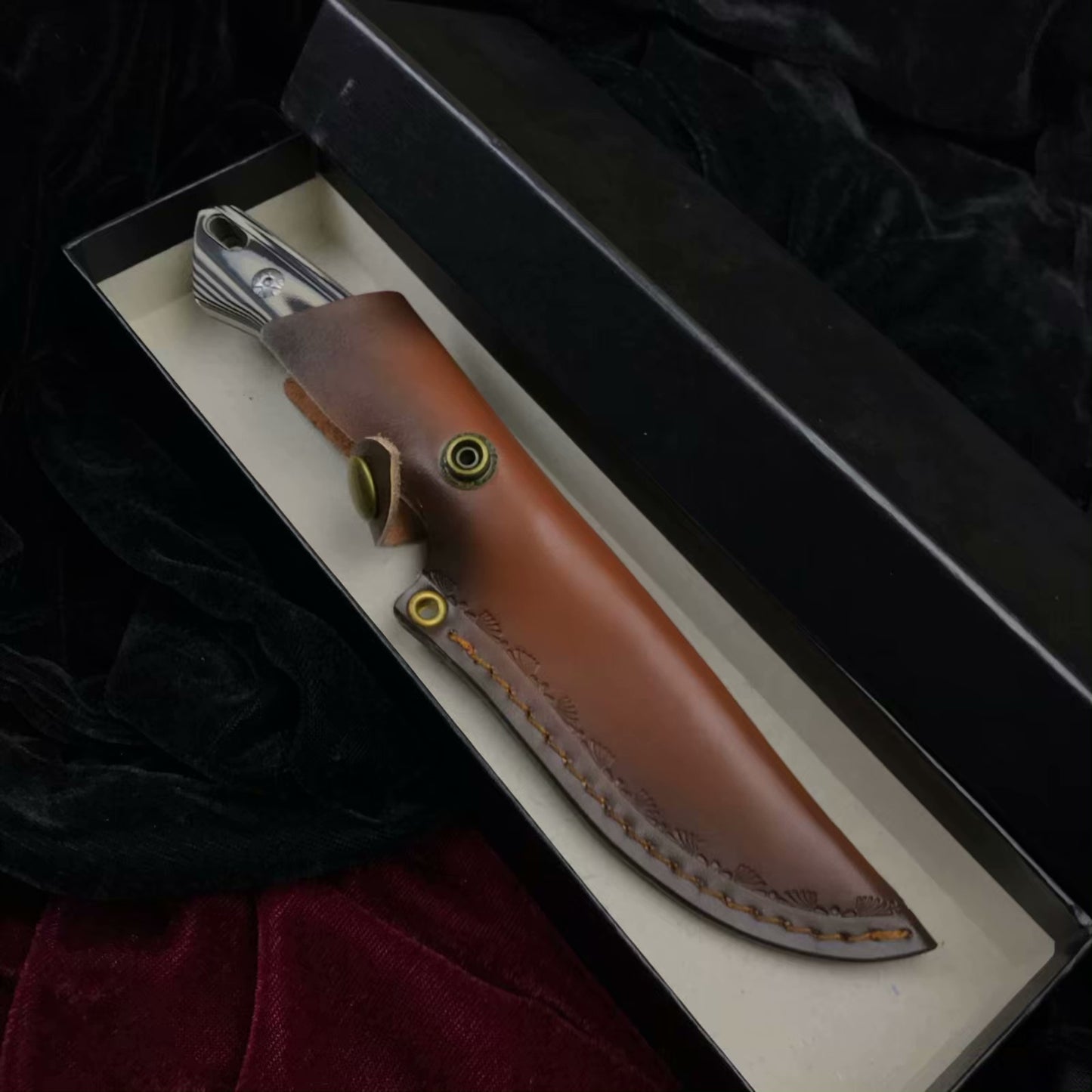 Fixed blade hunting knife hardness 58HRC, vacuum heat treatment camping hunting knife outdoor survival tool dagger