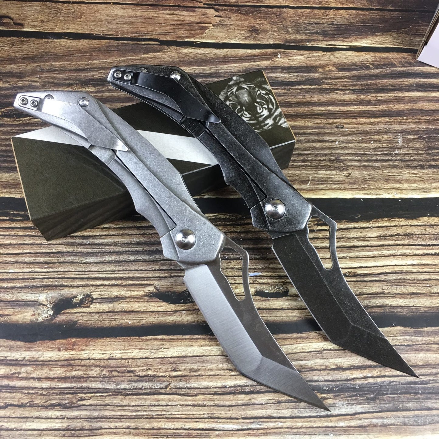 Automatic tactical auxiliary knife outdoor force hunting camping survival knife EDC folding blade handle all steel