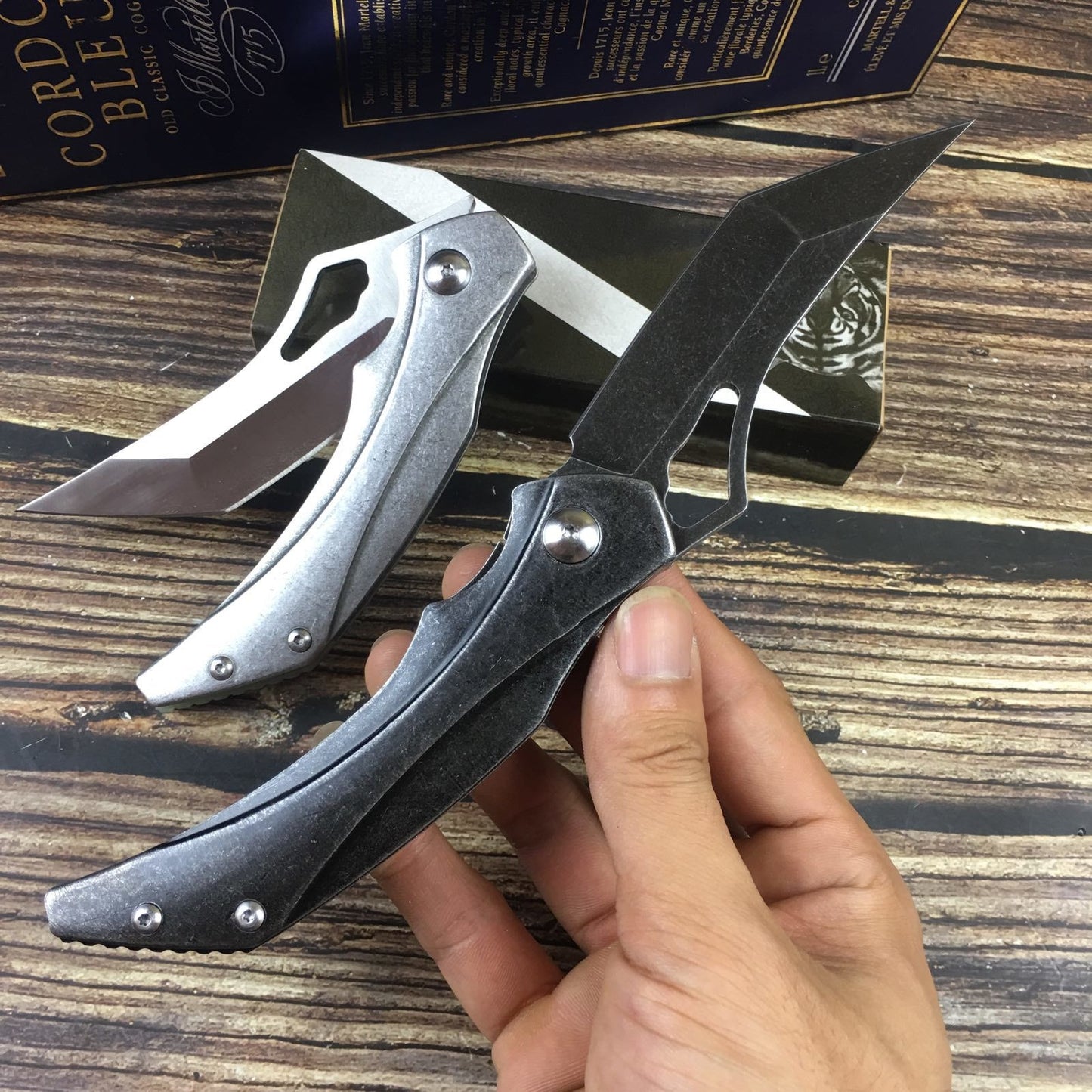 Automatic tactical auxiliary knife outdoor force hunting camping survival knife EDC folding blade handle all steel