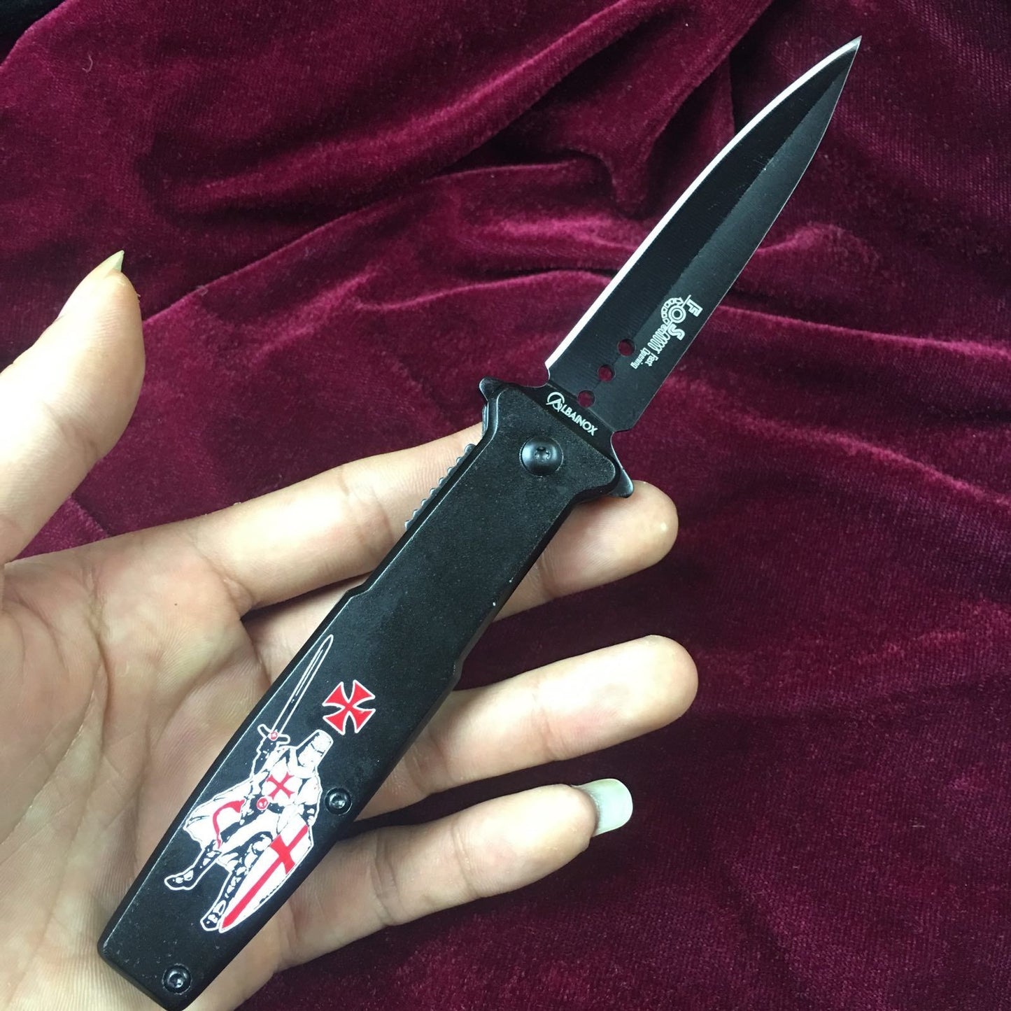 7cr13 Material Knight Pattern Tactical Knife, Silver & Black Handle Aluminum Alloy Folding Knife Rescue Knife Self-defense Knife Bayonet