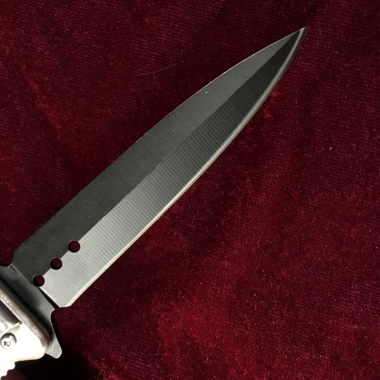7cr13 Material Knight Pattern Tactical Knife, Silver & Black Handle Aluminum Alloy Folding Knife Rescue Knife Self-defense Knife Bayonet