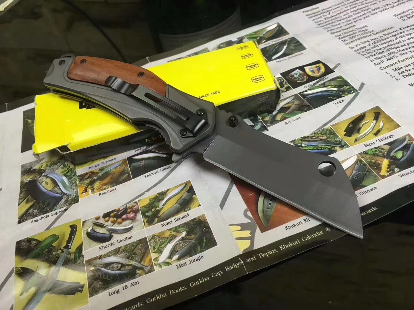 BUCK Creative outdoor self-defense knife 5CR15MOV fashion carry jungle knife survival knife folding knife all steel + acid branch wood handle
