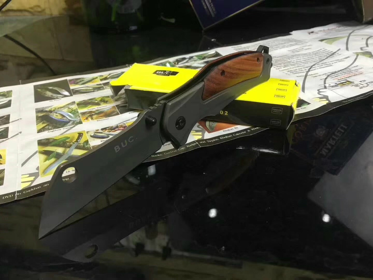 BUCK Creative outdoor self-defense knife 5CR15MOV fashion carry jungle knife survival knife folding knife all steel + acid branch wood handle