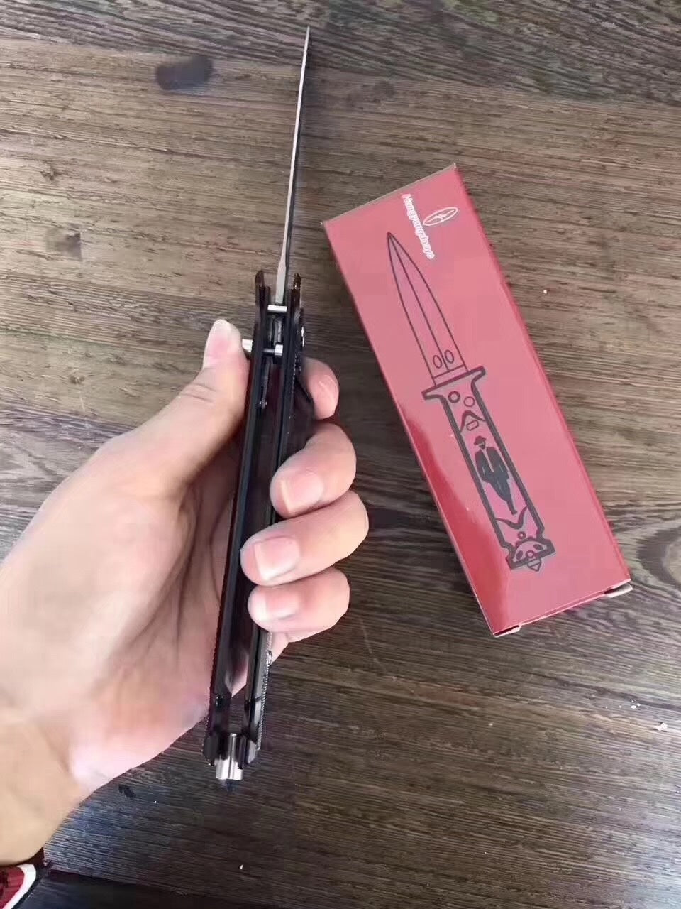 7.5-inch pocket tactical equipment OTF finger drive spring assisted knife camping survival EDC hunting tools collection toys