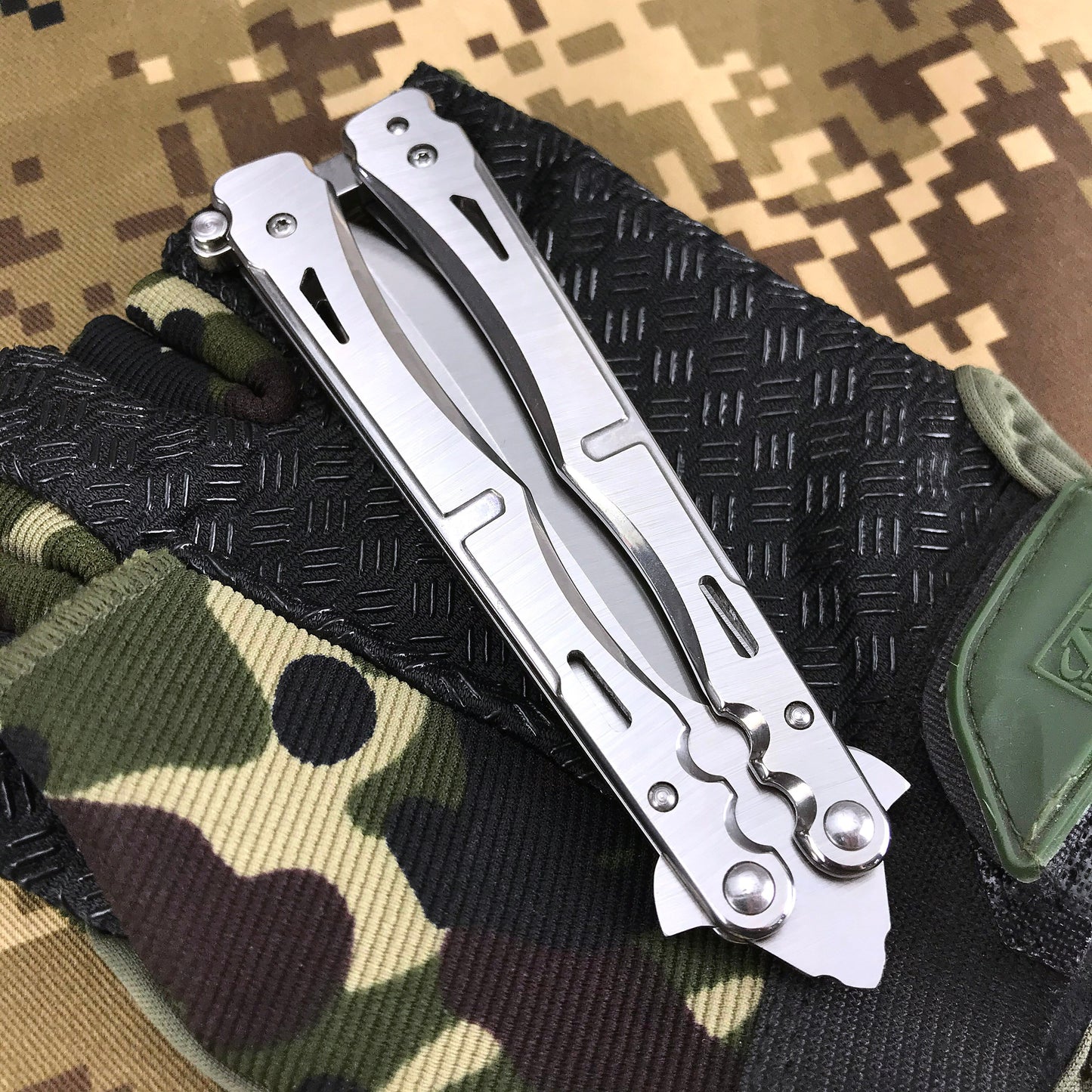 High Hardness Stainless Steel Folding Outdoor Camping Butterfly (Knife)