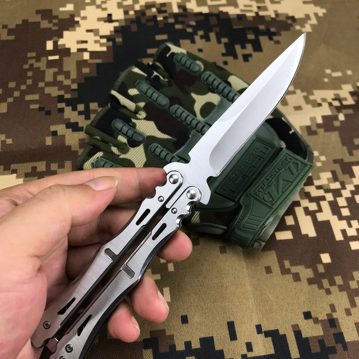 High Hardness Stainless Steel Folding Outdoor Camping Butterfly (Knife)