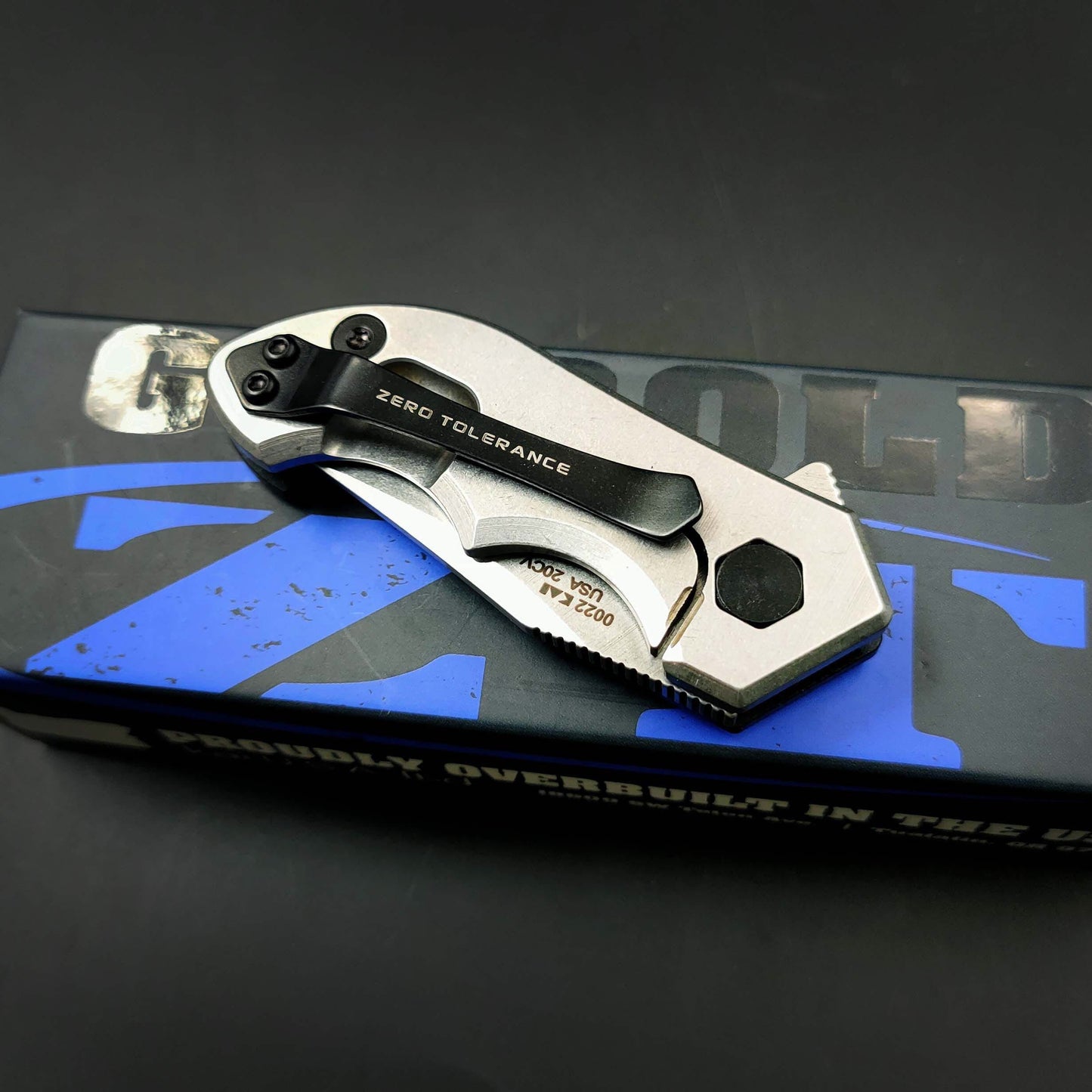 ZT ZERO TOLERANCE 0022 Tactical Knife Spring Assist Opening Folding Knife CPM-20CV Blade Carbon Fiber Handle Flipper Knife Outdoor Camping Hunting Pocket Knife with Clip
