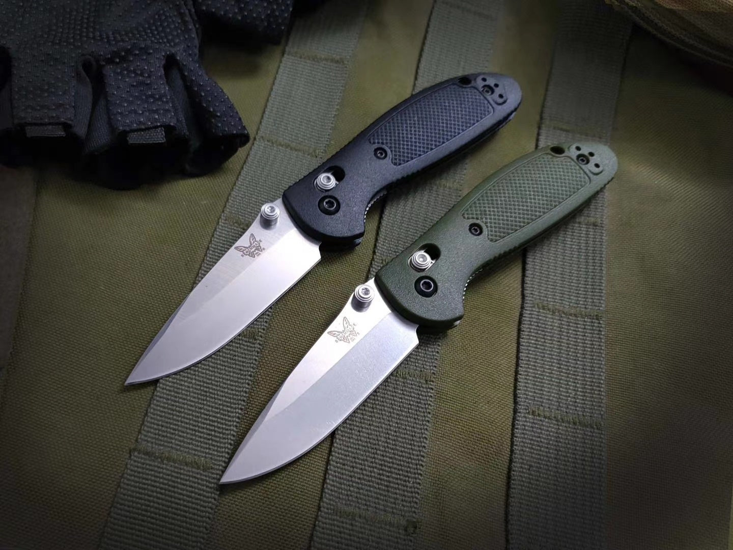 Benchmade Mini Griptilian AXIS Lock Folding Knife 2.91" S30V Satin Drop Point Plain Blade, Black Noryl GTX Handles - 556-S30V Tactical hunting camping pocket knife