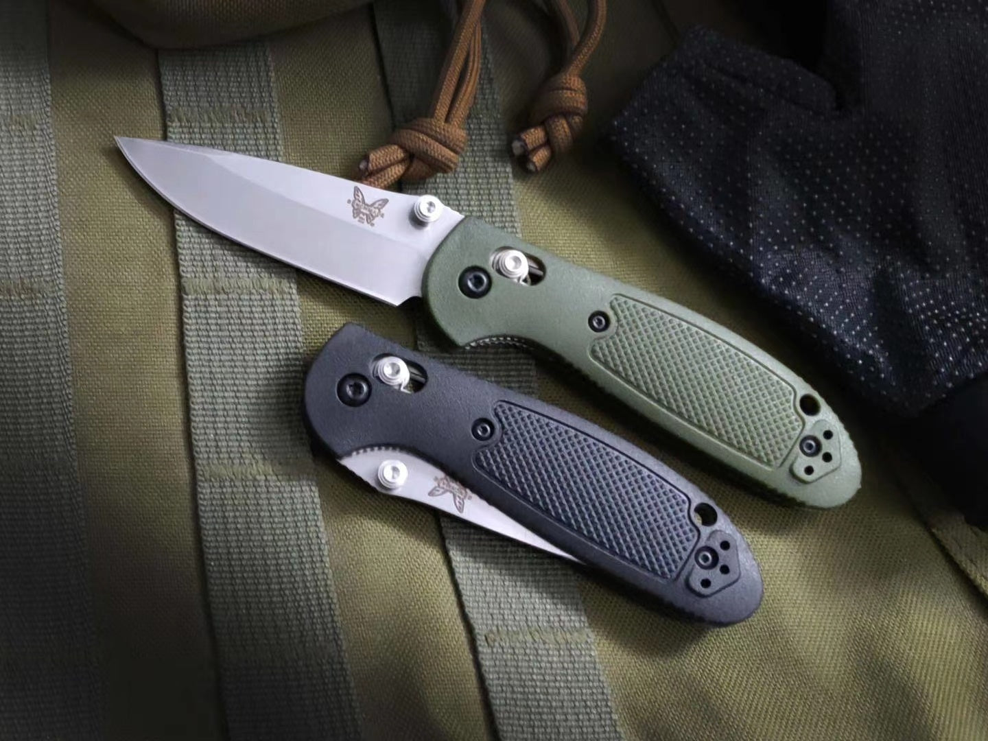 Benchmade Mini Griptilian AXIS Lock Folding Knife 2.91" S30V Satin Drop Point Plain Blade, Black Noryl GTX Handles - 556-S30V Tactical hunting camping pocket knife